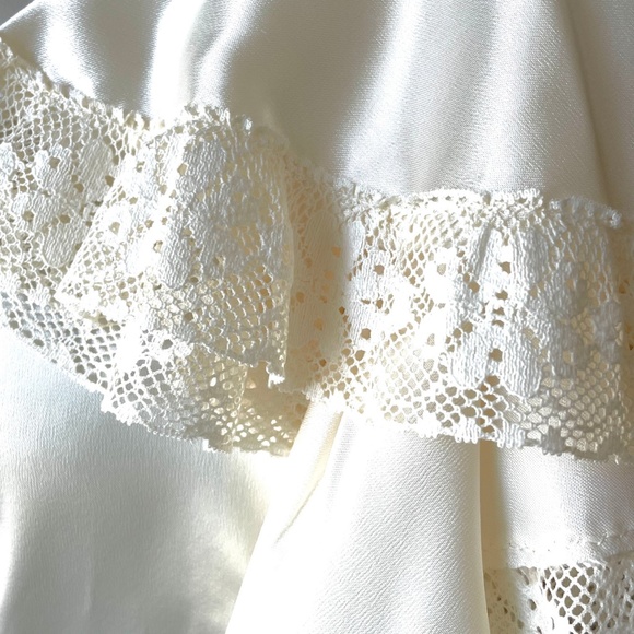 Miss H Vintage Silky Ivory Lace Blouse - Picture 3 of 8